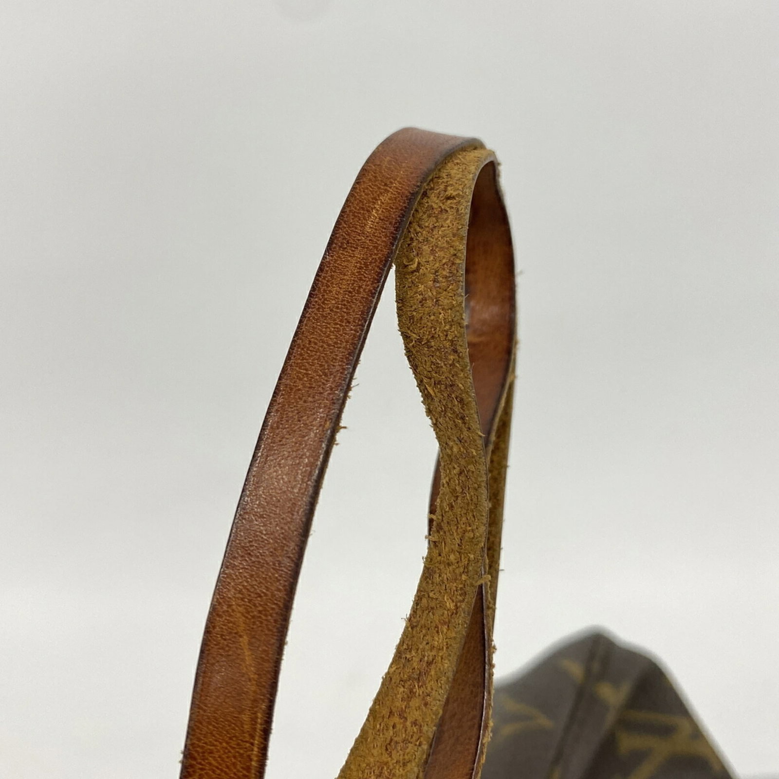 Louis Vuitton Pouch - 6