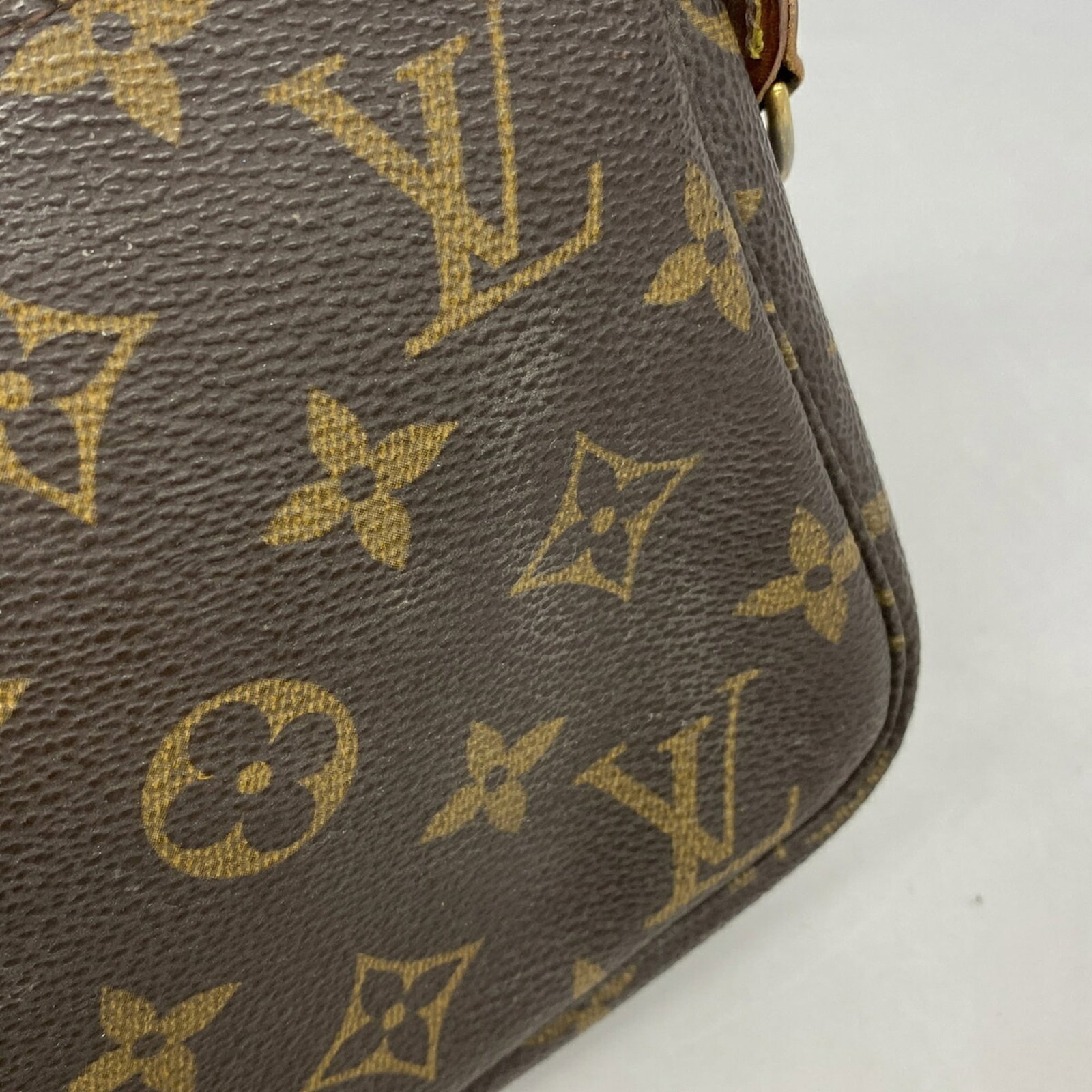 Louis Vuitton Pouch - 9