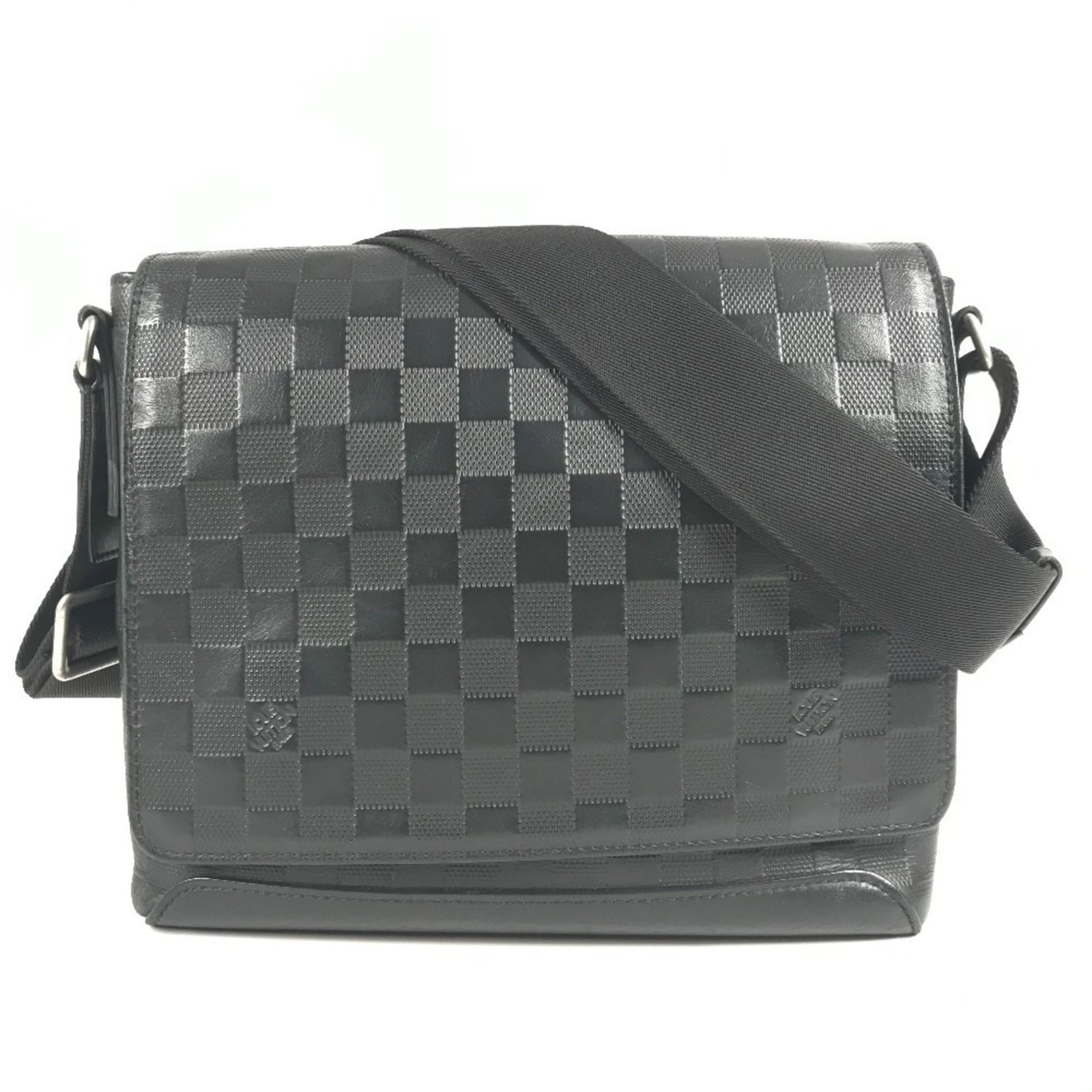 Shoulder Bag Damier Infini Leather Vuitton Louis: Shoulder Bag Damier Infini Leather Vuitton Louis Black, Onyx Damier Infini Leather Shoulder Bag from Louis Vuitton. This iconic 22cm x 28cm x 6cm shoulder bag features the signature Damier Infini
