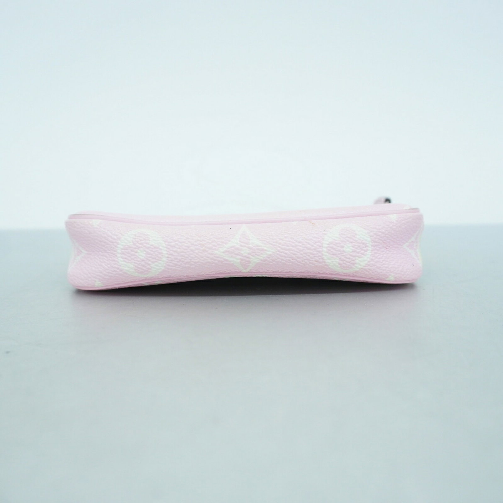 Louis Vuitton Pouch - 3