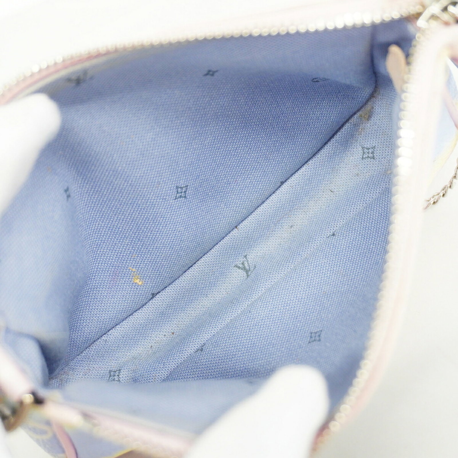 Louis Vuitton Pouch - 4
