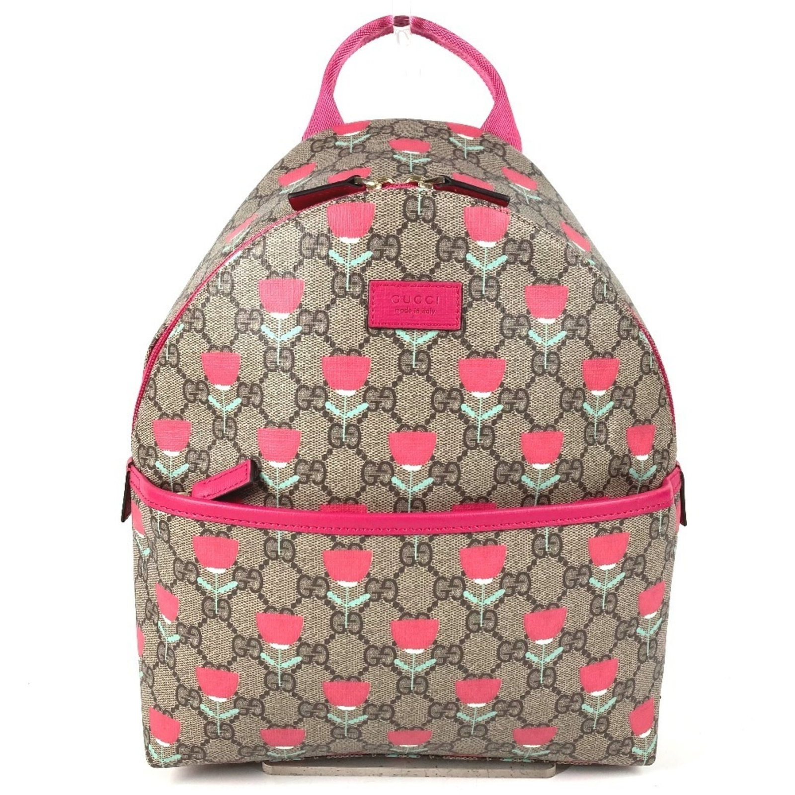 Backpack Supreme Gucci Gg: Backpack Supreme Gucci Gg The Gucci Gg Supreme Backpack is a stylish and compact accessory, measuring 27.5cm x 24cm x 9.5cm, with a distinctive GG Supreme color combination of beige and pink. This