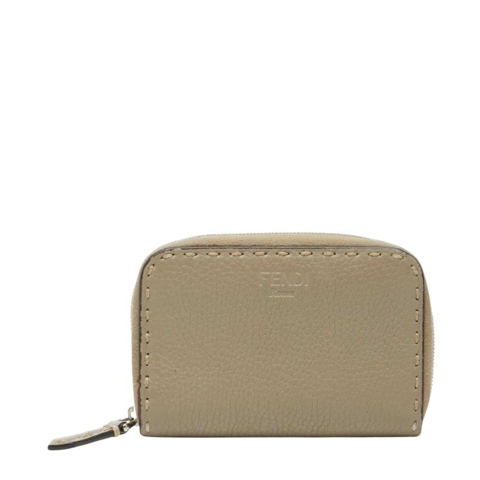 Coin purse leather case Fendi: Coin purse leather case Fendi The Fendi coin purse leather case is a sleek and sophisticated accessory, featuring a grayish color and a compact size of 8cm x 12cm x 2cm. Its high-quality leather