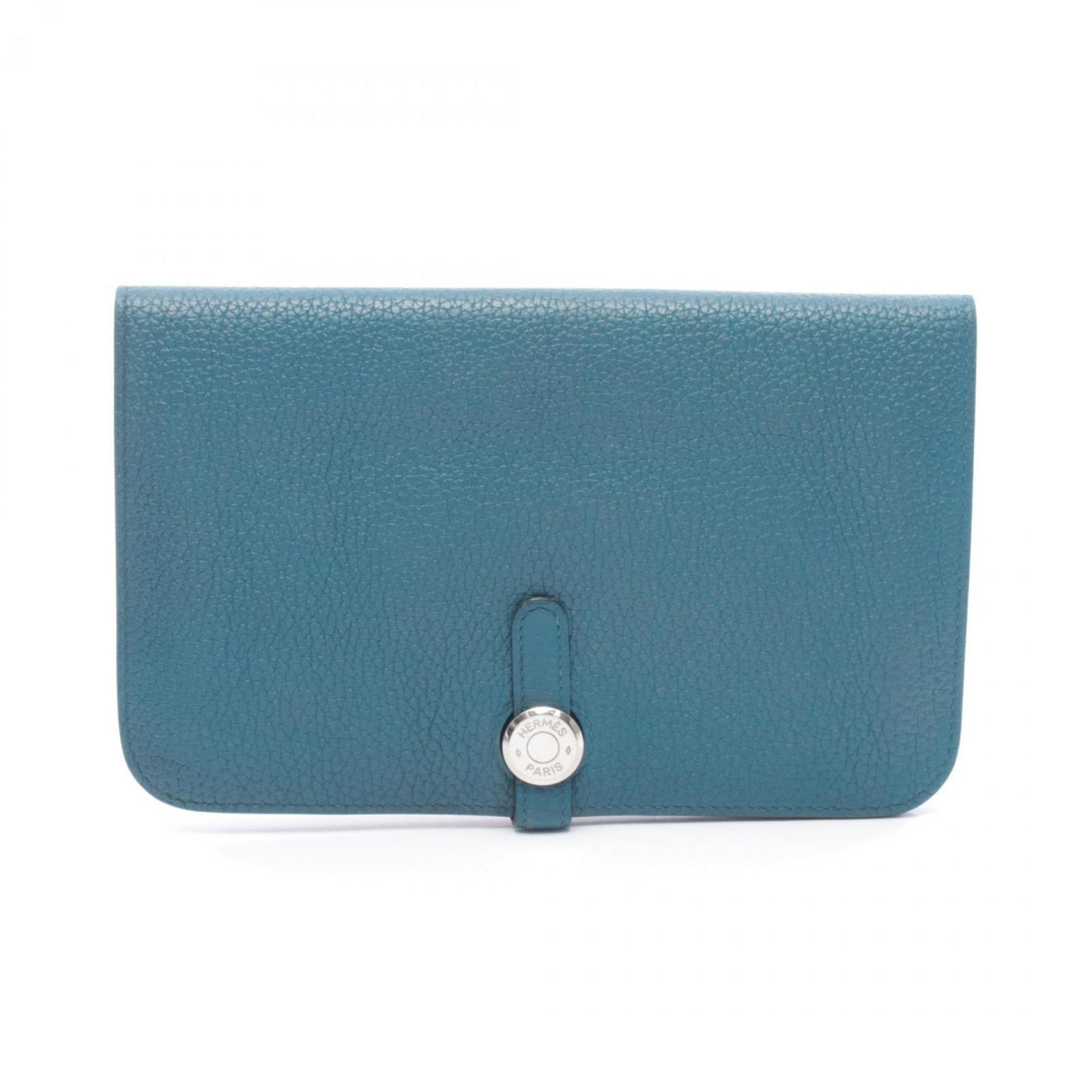 Taurillon Clemence Leather Bi Fold Wallet Hermes: Taurillon Clemence Leather Bi Fold Wallet Hermes Taurillon Clemence leather bi-fold wallet from Hermes, featuring a striking green color and sleek design. This long wallet measures 12cm x 20cm x 2cm,