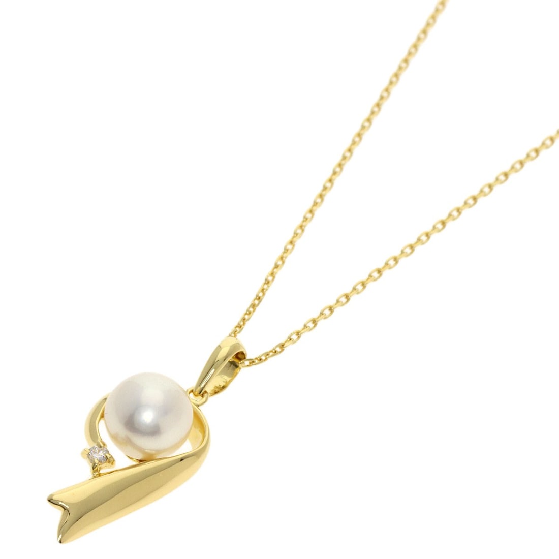 Mikimoto K18 Yellow Gold Pearl Diamond Necklace: Mikimoto K18 Yellow Gold Pearl Diamond Necklace K18 Yellow Gold Pearl Diamond Necklace boasts a striking combination of 18k gold and a luminous pearl, set in a elegant necklace design. The necklace's 
