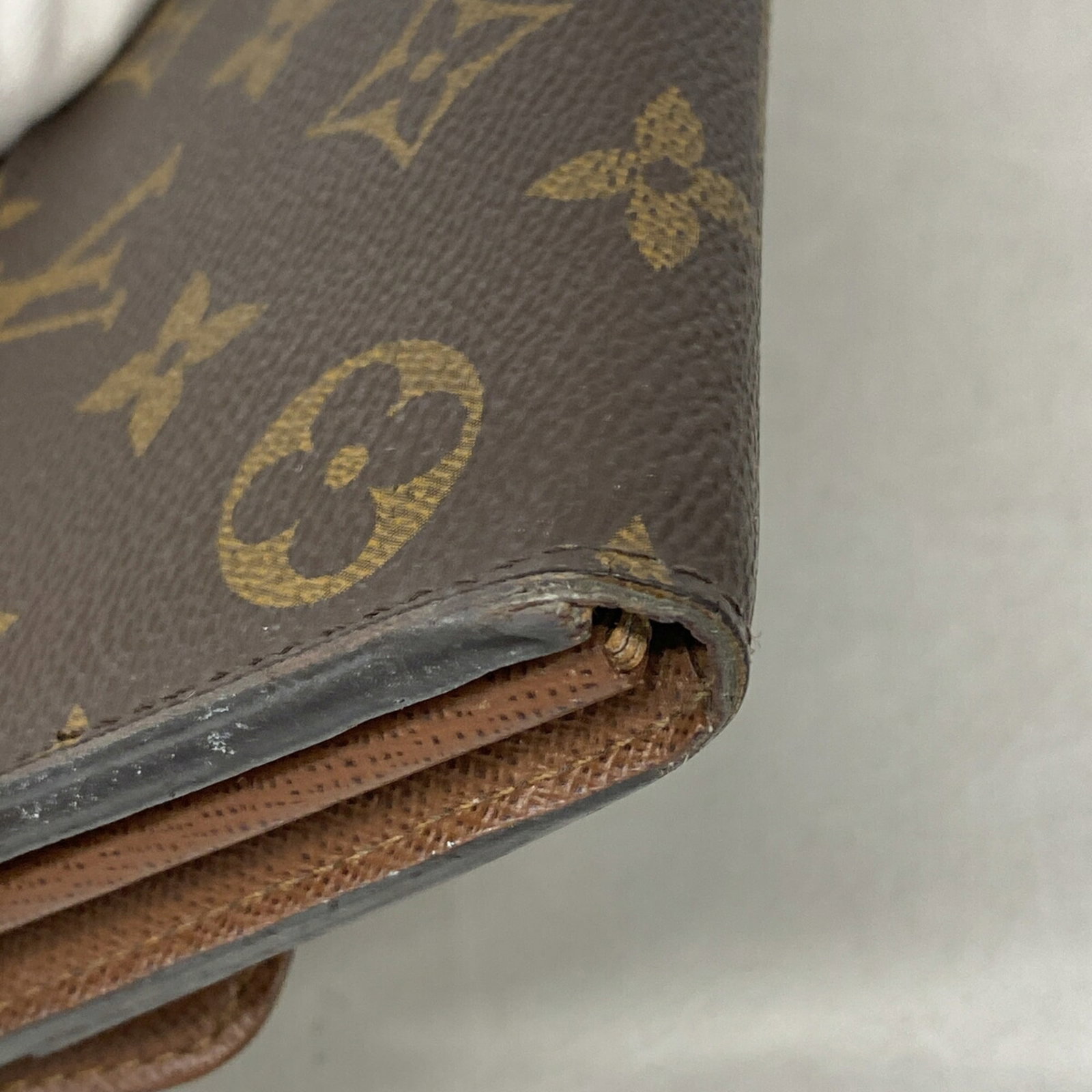 Long Wallet Louis Vuitton Bi Fold - 6