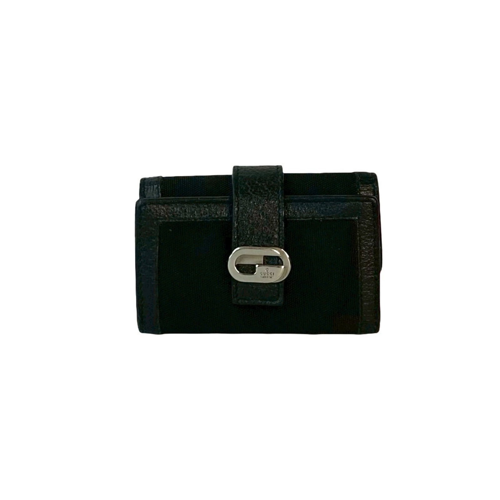 Keyring Leather Nylon Gucci: Keyring Leather Nylon Gucci Keyring Leather Nylon Gucci - A sleek and stylish accessory, this keyring combines the durability of leather and nylon with the iconic Gucci brand. Measuring 6cm x 9.5cm x 