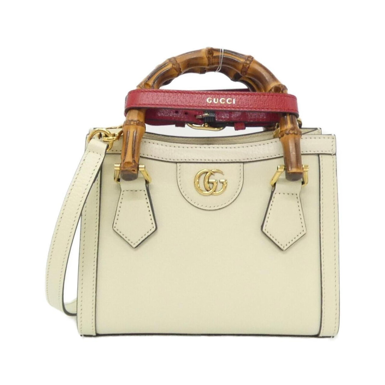 Handbag Leather Gucci: Handbag Leather Gucci White Gucci leather handbag with a compact size of 16cm x 20cm x 10cm, making it a stylish and portable accessory. The bag's white leather material provides a clean and elegant l