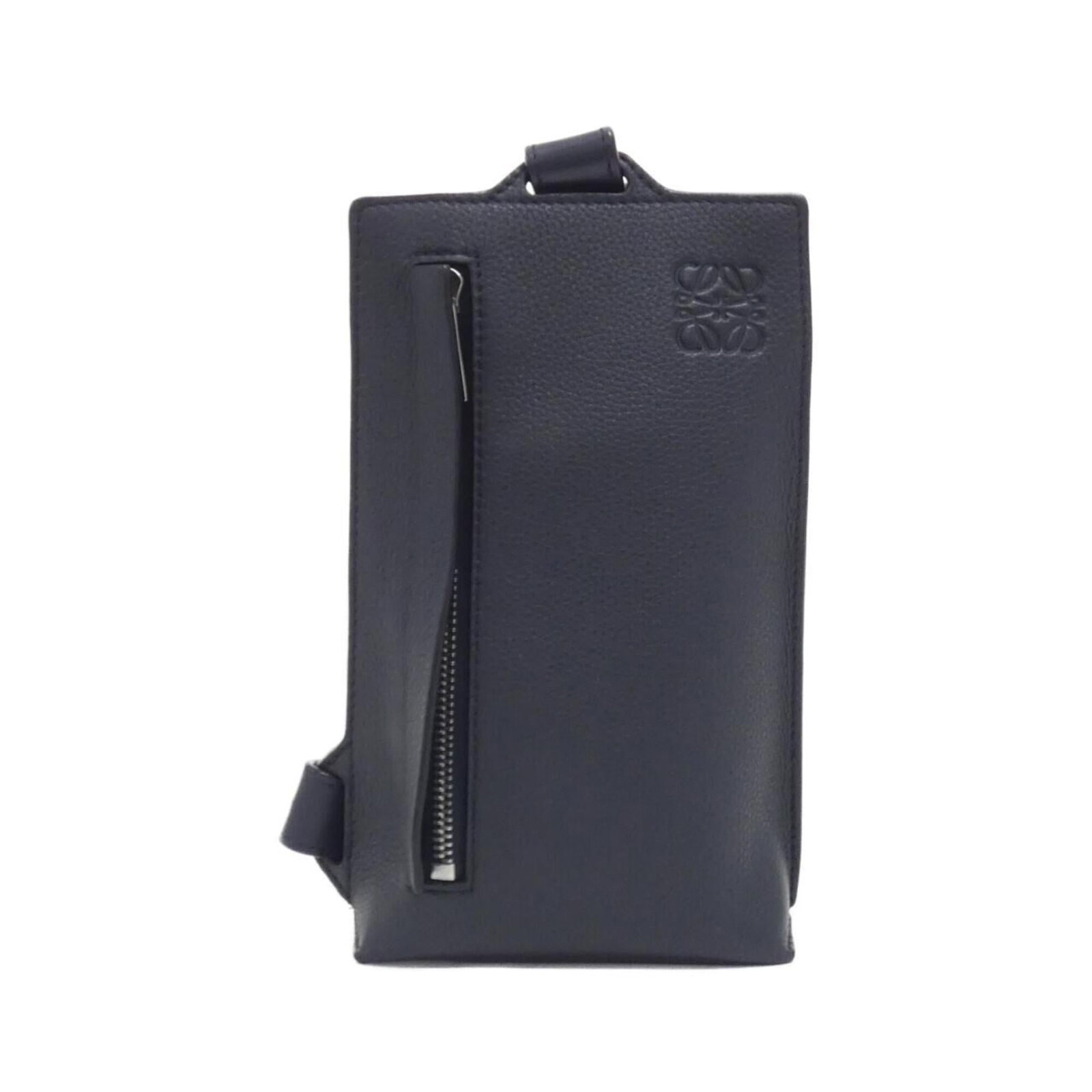 Shoulder Bag Leather: Shoulder Bag Leather Navy leather shoulder bag with clean lines and a compact size, measuring 22cm x 13cm x 5cm. Made from high-quality leather, this bag boasts a classic design that's both timeless a
