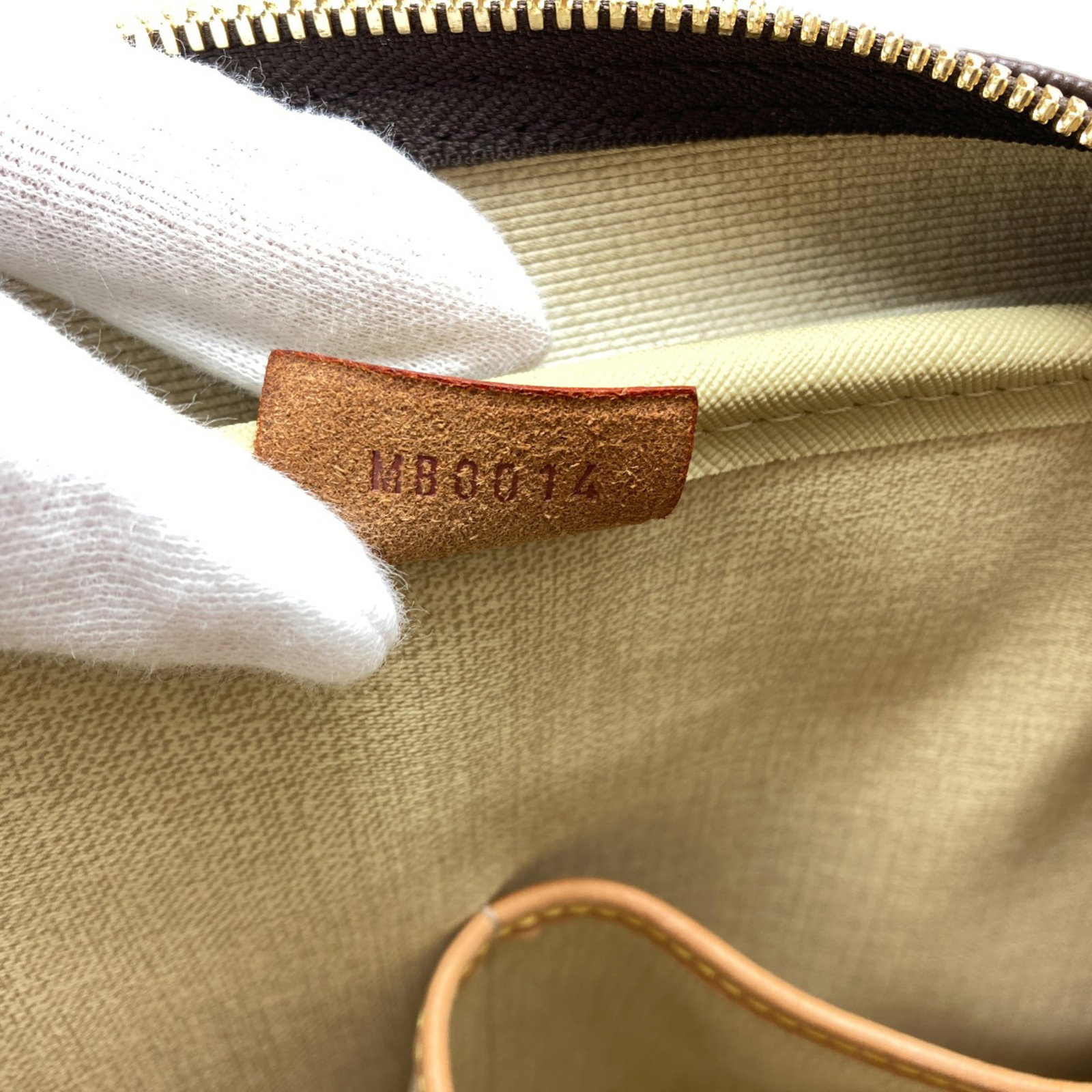 Louis Vuitton Monogram Handbag - 7