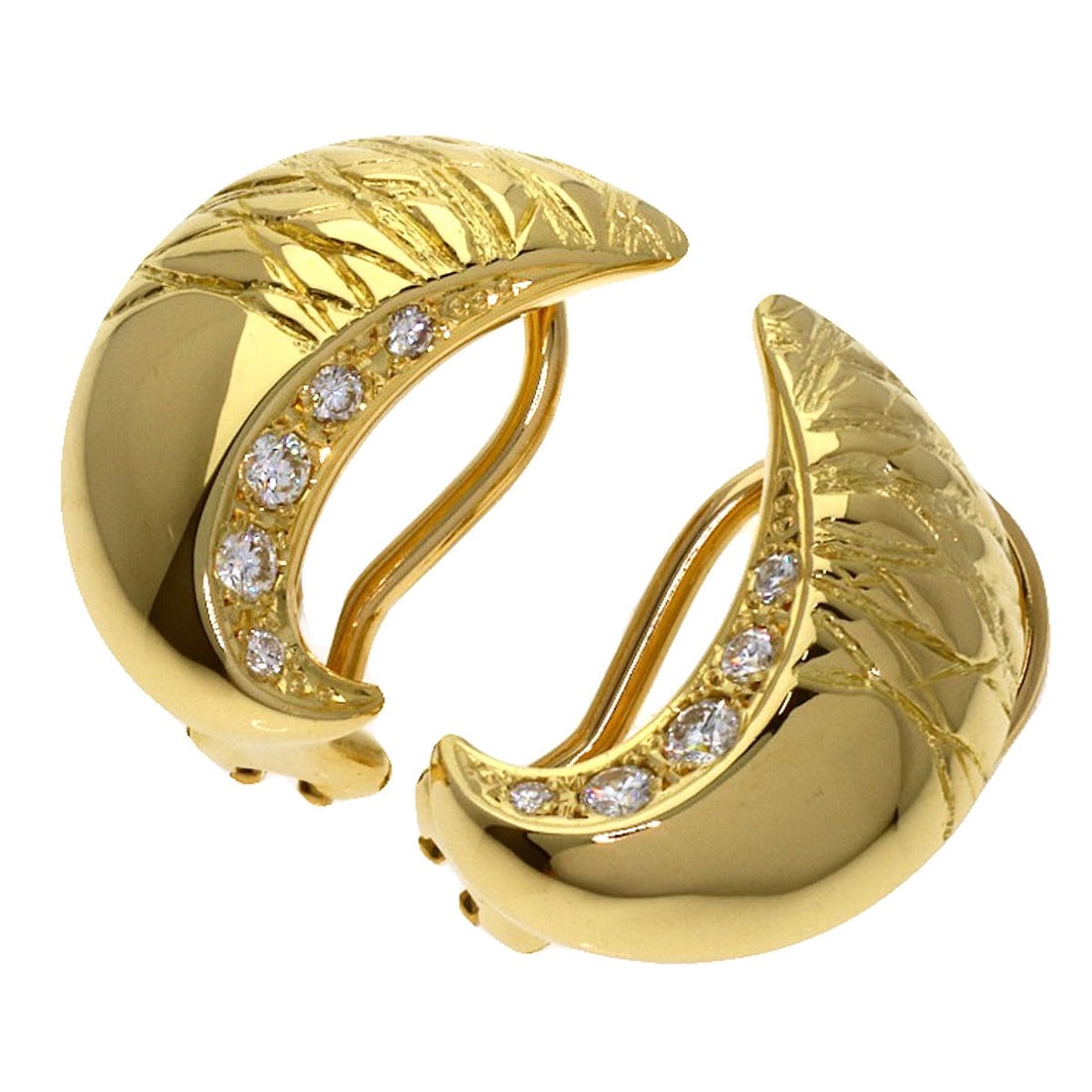 Moon Motif Diamond Mikimoto Earring Gold K18 Yellow: Moon Motif Diamond Mikimoto Earring Gold K18 Yellow Dainty and elegant, this Moon Motif Diamond Mikimoto Earring shines in 18K yellow gold. Featuring two dazzling diamonds, each weighing 0.09ct, this