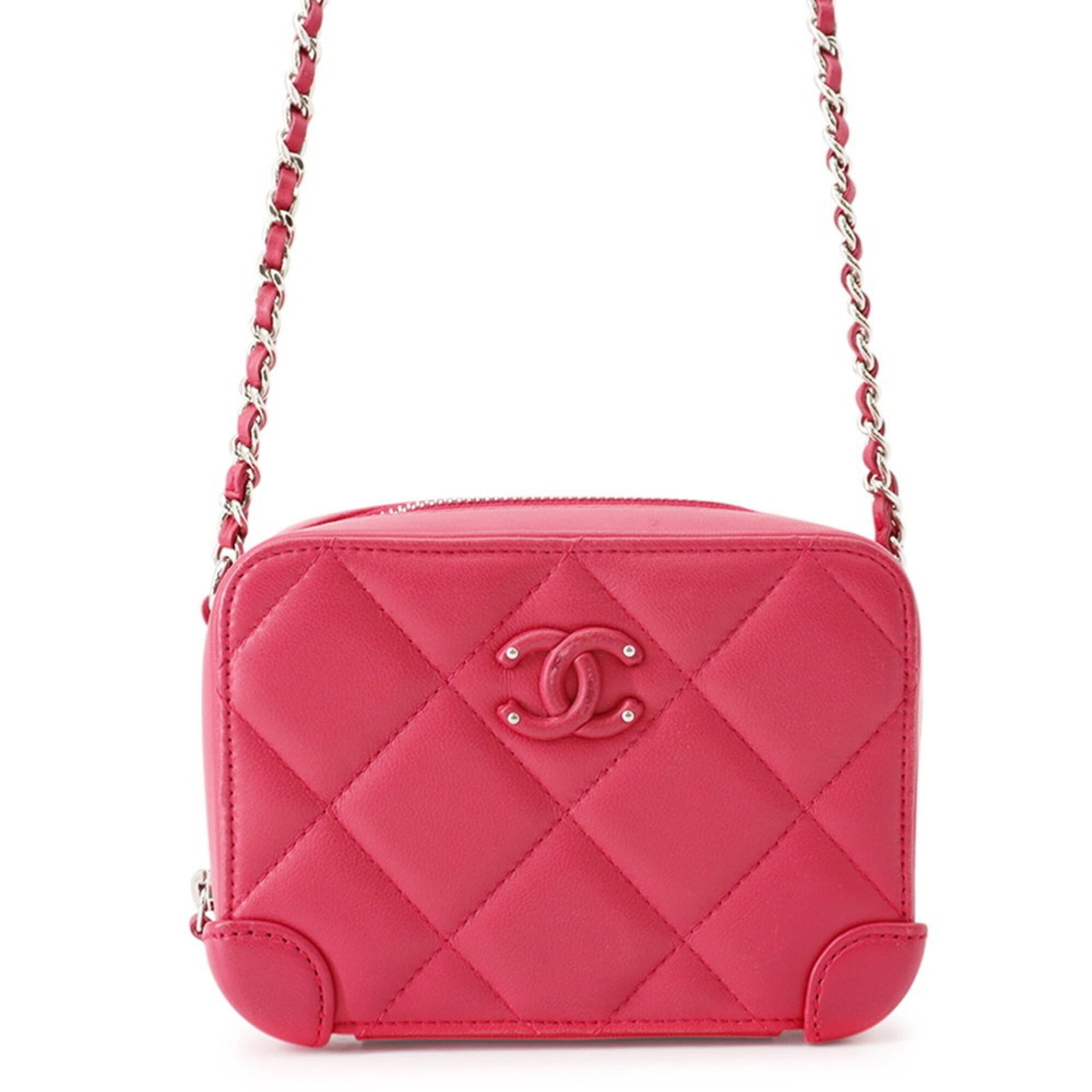 Handbag Shoulder Bag Chanel: Handbag Shoulder Bag Chanel Pink Chanel shoulder bag with dimensions 10cm x 14cm x 5.5cm. This handbag features a signature and is made in Italy. Available for purchase. Item Specifics: Brand: Chanel 