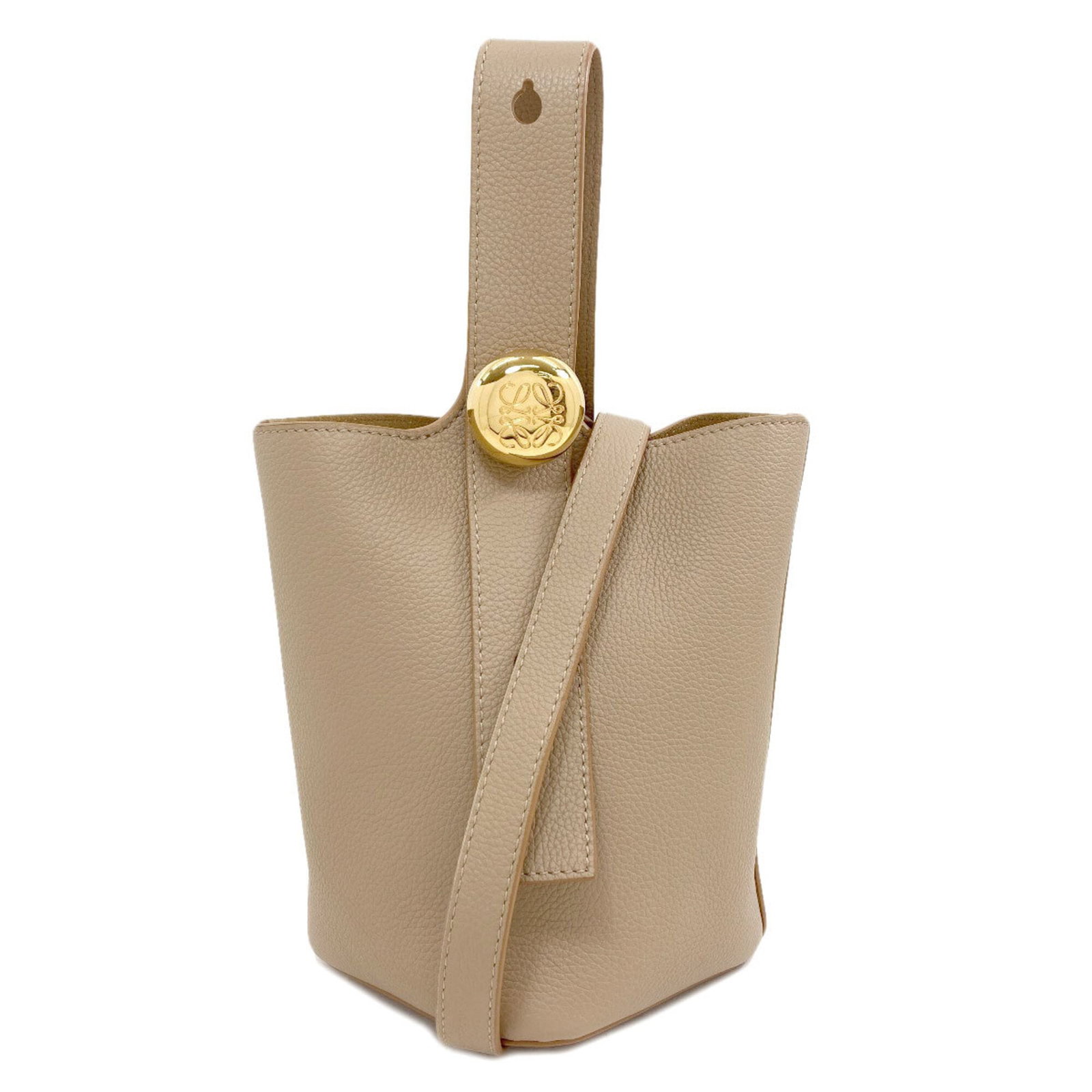 Handbag Leather Handbag: Handbag Leather Handbag Sand-colored calfskin leather handbag with adjustable strap and a sturdy handle, offering a versatile and stylish accessory for everyday use. Measuring 19.5cm x 16cm x 15cm,