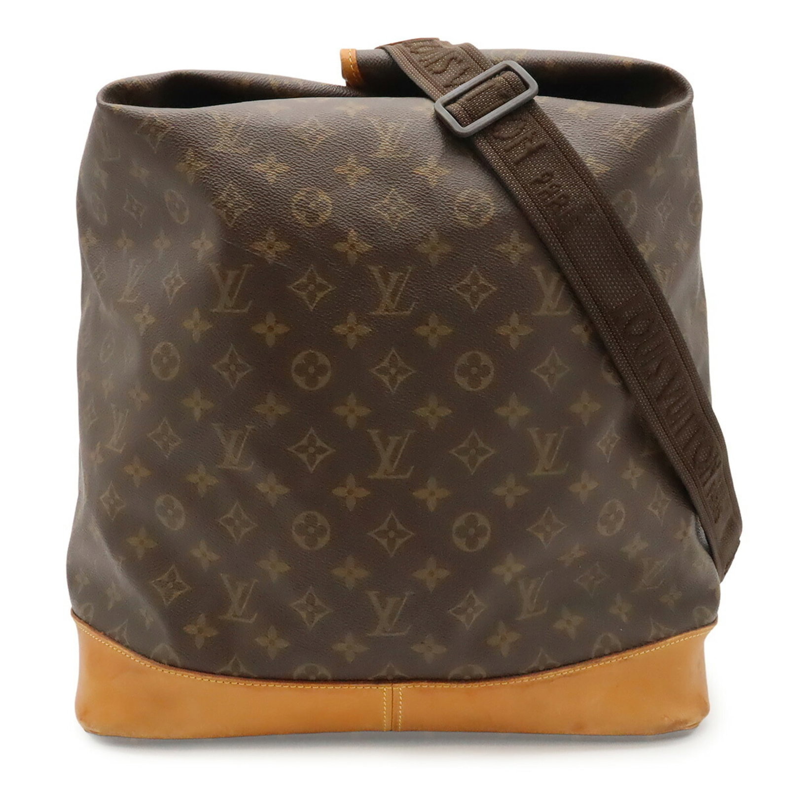 Shoulder Bag Monogram Louis Vuitton: Shoulder Bag Monogram Louis Vuitton Brown Monogram Louis Vuitton Shoulder Bag, 54cm x 60cm x 29.5cm, features the iconic Monogram pattern and a sturdy design. The bag's 140cm strap length provides