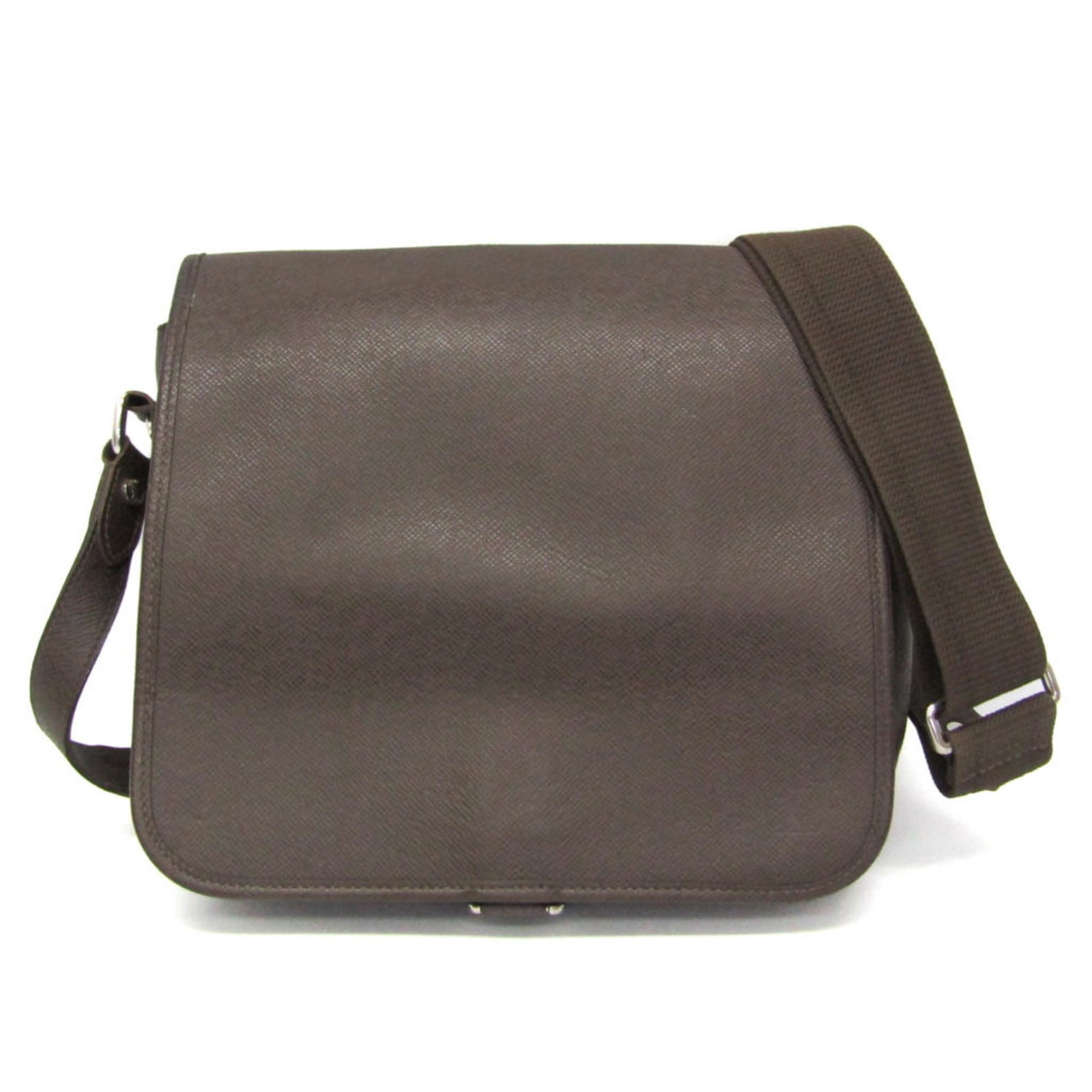 Louis Vuitton Messenger Bag Shoulder Bag Taiga Leather: Louis Vuitton Messenger Bag Shoulder Bag Taiga Leather Taiga Leather Messenger Bag with Flap Closure. Measuring 25cm x 28cm x 10cm, this Louis Vuitton shoulder bag features a sturdy Taiga leather