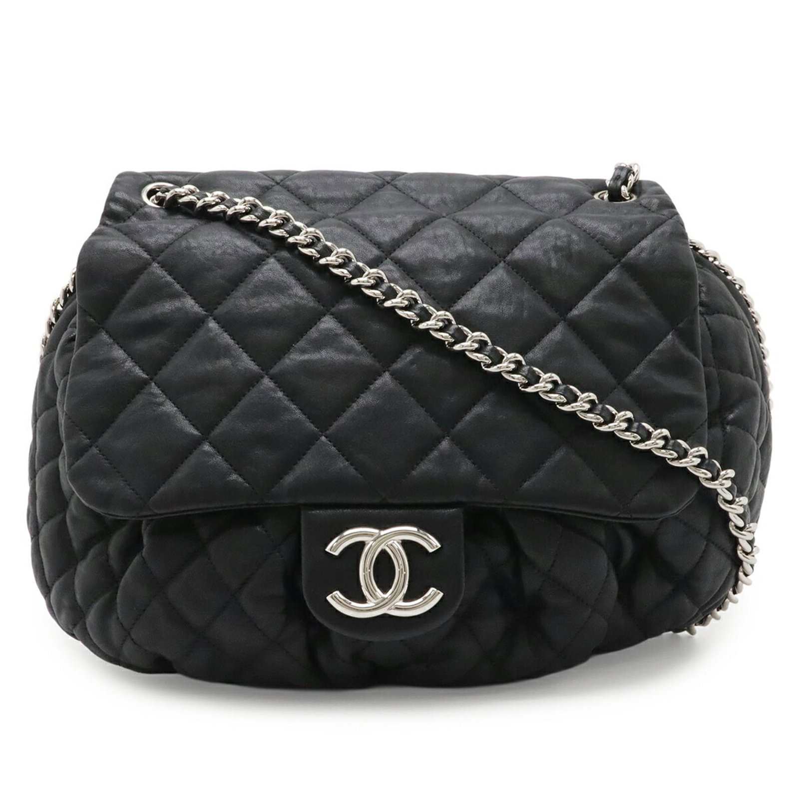 Shoulder Bag Leather Chanel: Shoulder Bag Leather Chanel Black Leather Shoulder Bag from Chanel, measuring 26cm x 33cm x 5cm, features a classic design with a timeless aesthetic. The bag's sleek black leather exterior exudes