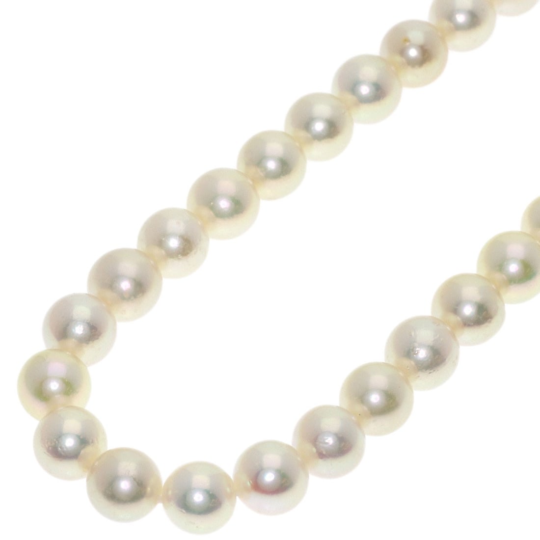 Pearl Necklace Silver Tasaki: Pearl Necklace Silver Tasaki Silver Tasaki necklace features a beautiful white pearl, crafted from high-quality silver metal. The necklace measures 14.7 inches in length, making it a stylish and versa