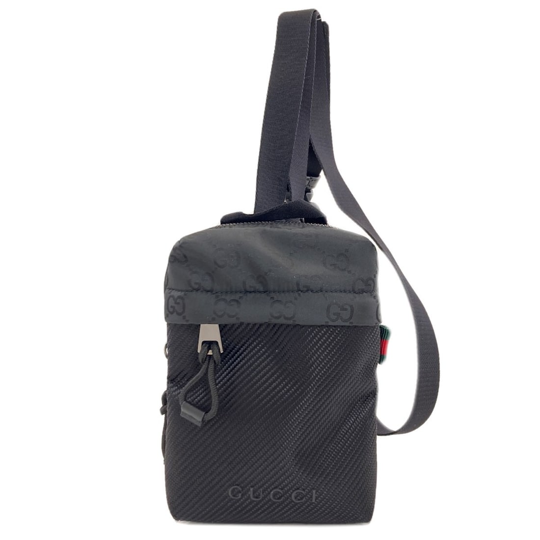 Long Nylon Mini Bag Shoulder Gucci 834274: Long Nylon Mini Bag Shoulder Gucci 834274 Black nylon shoulder bag from GUCCI, featuring a sleek and modern design. The bag's exterior is made of high-quality nylon material, providing a durable and
