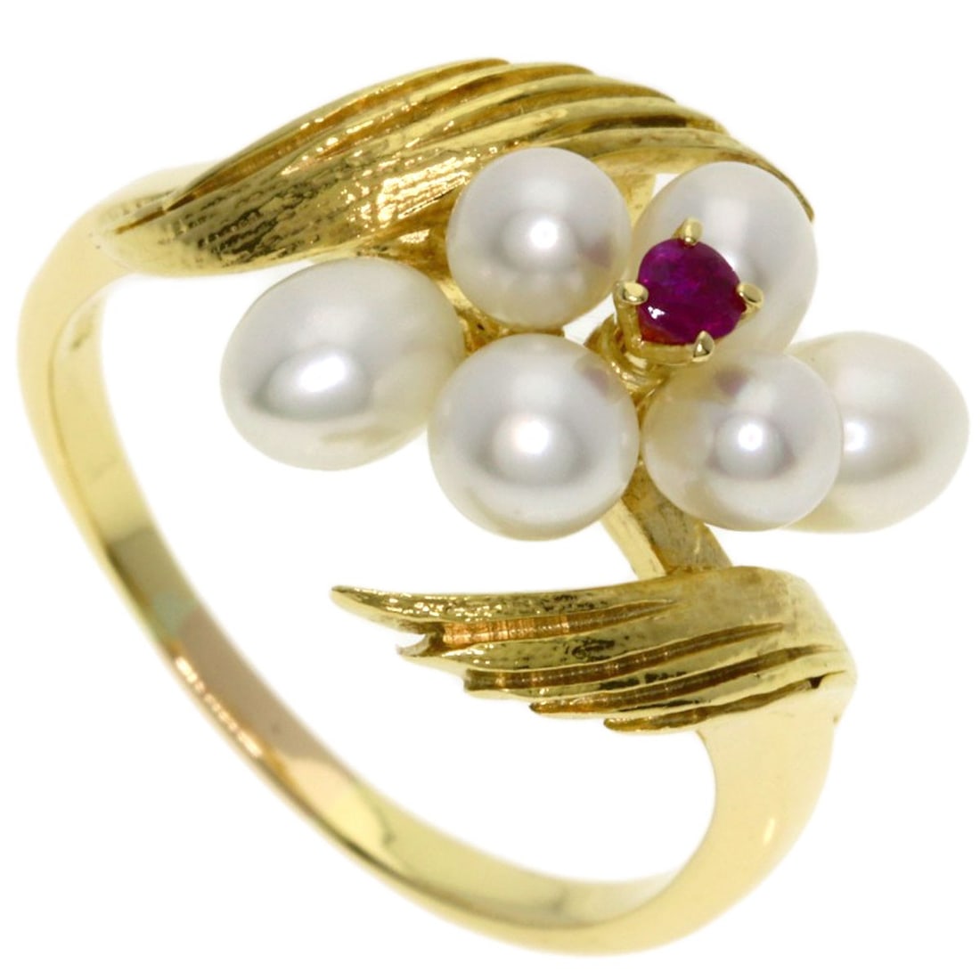 K18 Yellow Gold Ring Mikimoto Ruby Pearl: K18 Yellow Gold Ring Mikimoto Ruby Pearl K18 Yellow Gold Ring Mikimoto Ruby Pearl - A stunning piece of jewelry featuring a Mikimoto ruby pearl set in K18 yellow gold, showcasing the beauty of this