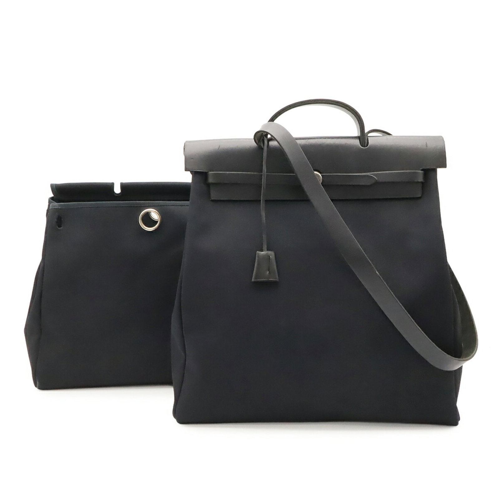 Shoulder Handbag Toile Officier Hermes: Shoulder Handbag Toile Officier Hermes Toile Officier shoulder handbag from Hermes, featuring a classic design with a signature on the interior. Made from high-quality Toile Officier material, this