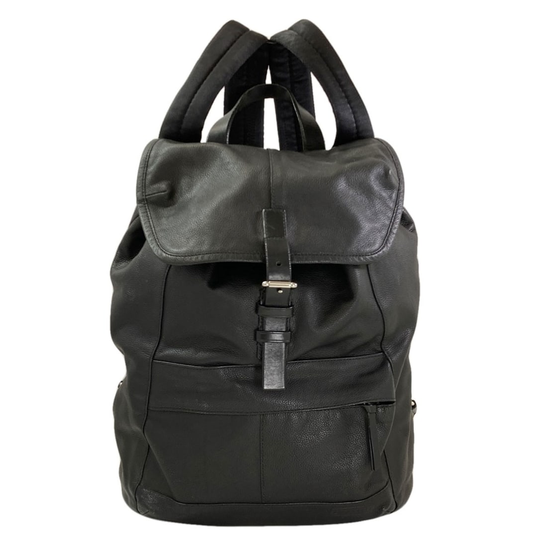 Coach 70306 Leather Daypack Backpack: Coach 70306 Leather Daypack Backpack Black leather backpack with a classic design, featuring a timeless style that's perfect for everyday use. The Coach 70306 daypack backpack boasts a sleek and