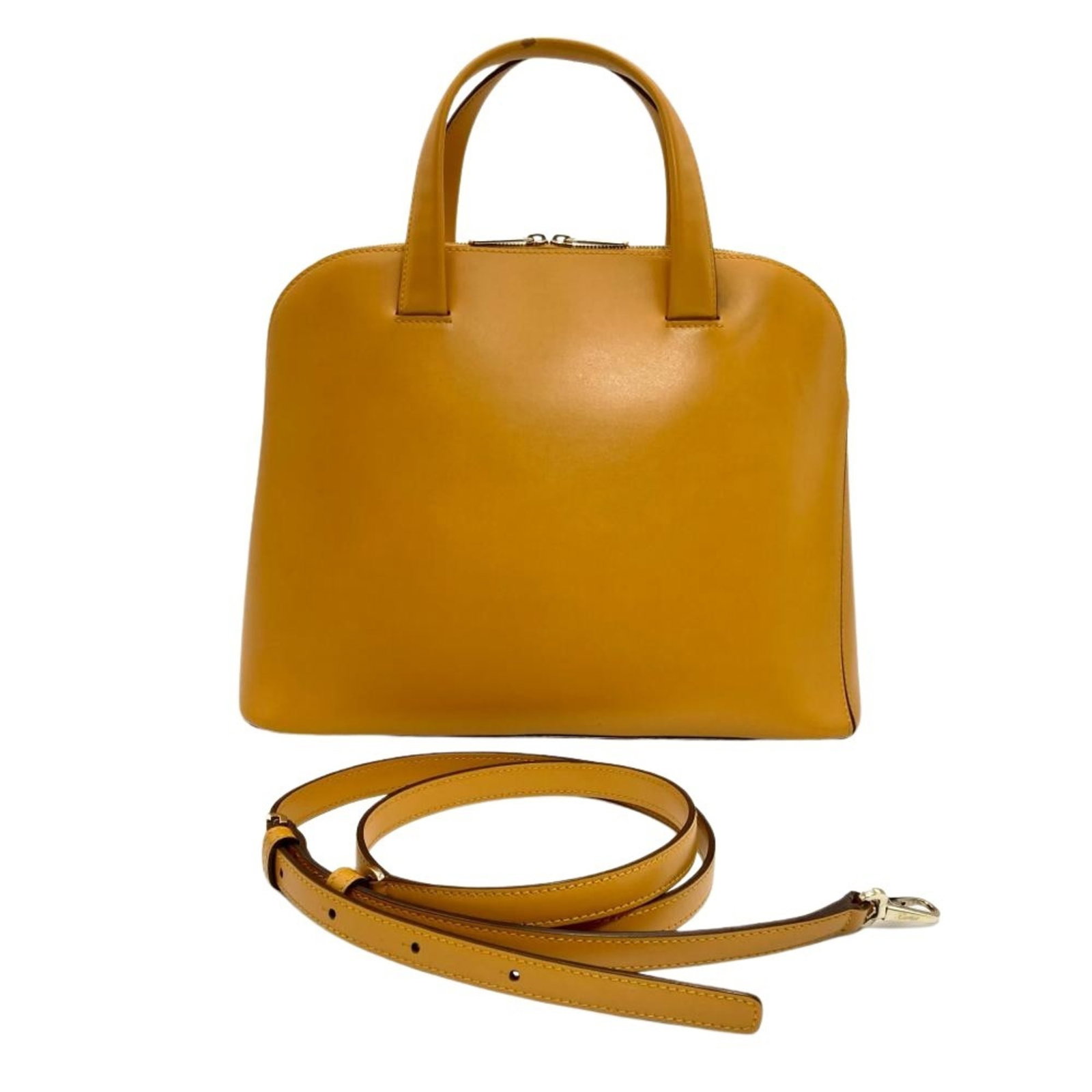 Handbag Leather Cartier: Handbag Leather Cartier Cartier leather handbags are renowned for their exceptional craftsmanship and timeless design. This camel-colored handbag boasts a classic 31cm x 40cm x 13cm size, making it a