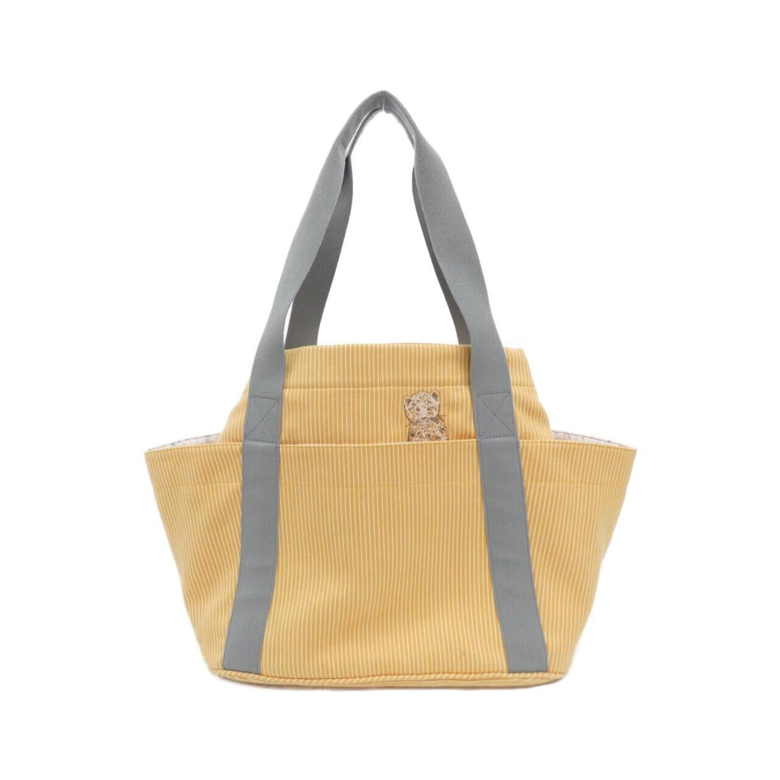 Handbag Canvas: Handbag Canvas Canvas Handbag with Silver Hardware. This canvas handbag features a sturdy 1.11kg design with a silver hardware finish, measuring 32cm x 51cm x 18cm. Its comfortable 56cm handle length 