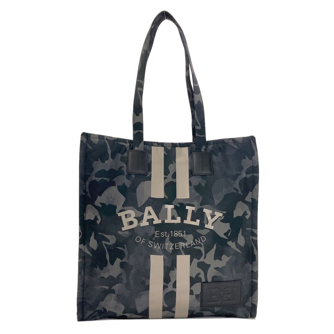 Bally Crystalia Camouflage Tote Bag Nylon: Bally Crystalia Camouflage Tote Bag Nylon Gray Bally Crystalia Camouflage Tote Bag made of Nylon. This tote bag features a stylish gray color and a camouflage design. Made from durable nylon, it is a