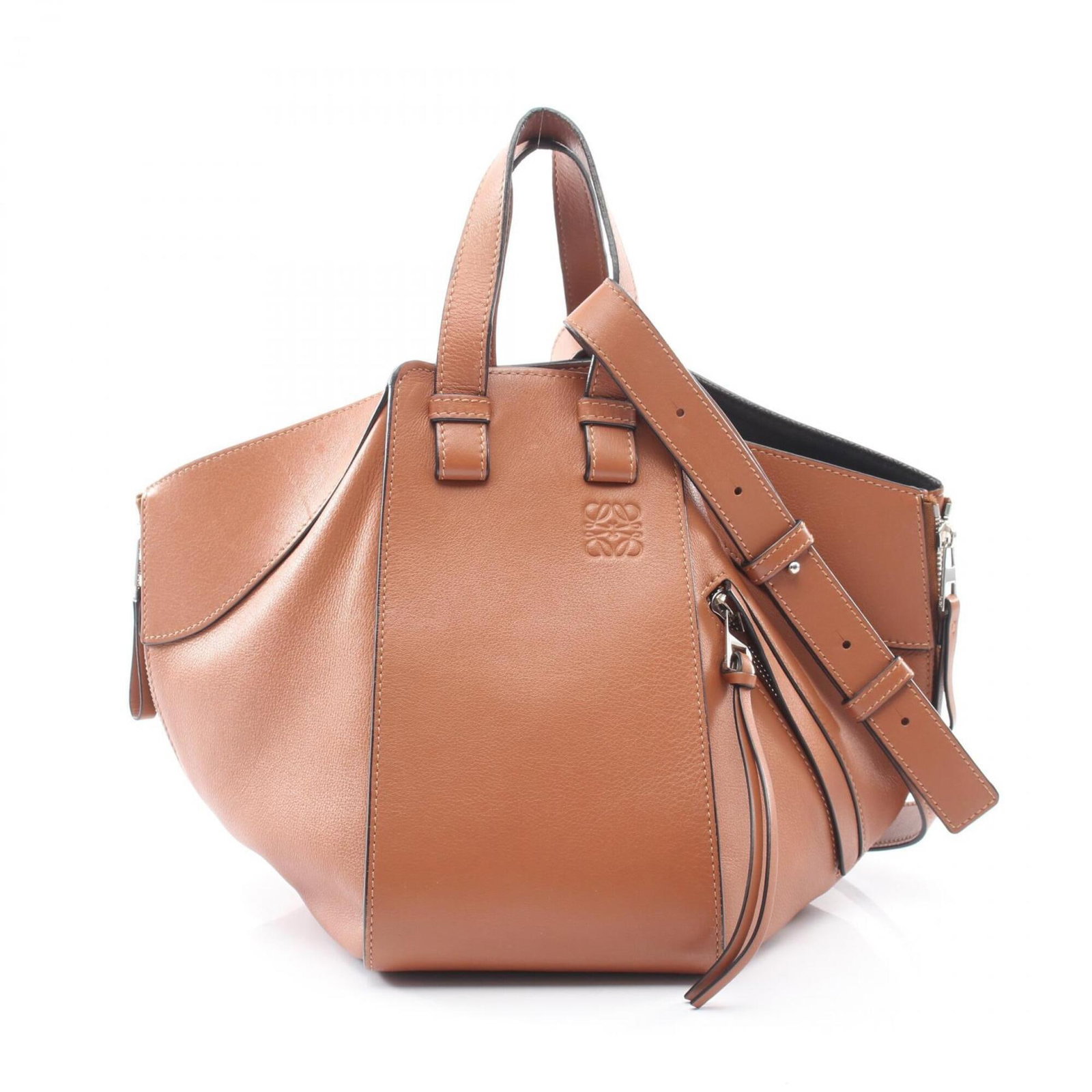 Handbag Leather Handbag: Handbag Leather Handbag This beautiful Loewe handbag is crafted from rich brown leather, featuring a classic design with clean lines and a timeless silhouette. Measuring 25cm x 14cm x 25cm, it's the p