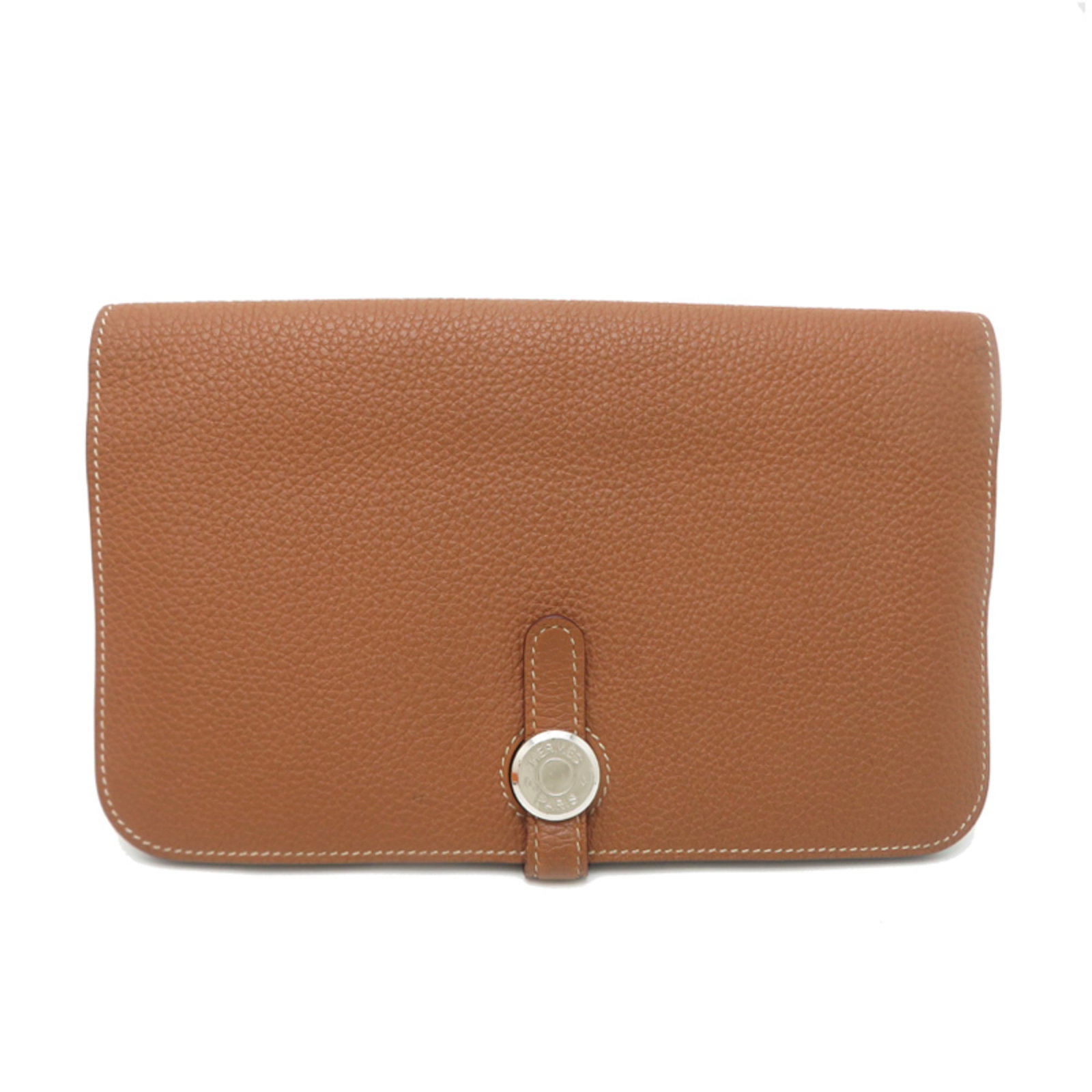 Hermes Long Wallet (Bi-Fold) Togo Leather: Hermes Long Wallet (Bi-Fold) Togo Leather Togo leather craftsmanship meets timeless elegance in this Herm?s bi-fold wallet, measuring 12cm x 19.5cm x 1.5cm. Gold-toned hardware adds a touch of