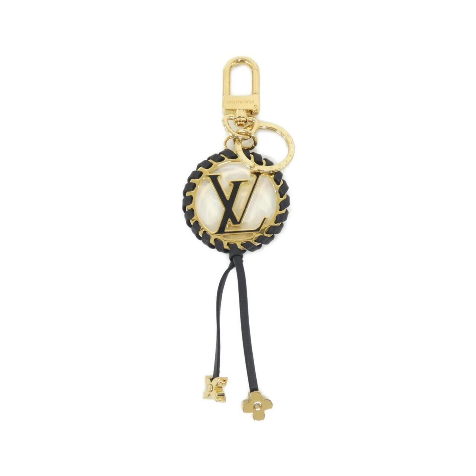 Keyring Leather Louis Vuitton: Keyring Leather Louis Vuitton Keyring Leather Louis Vuitton is made from high-quality calf leather, a classic material choice for the iconic Louis Vuitton brand. The sleek design and timeless style of