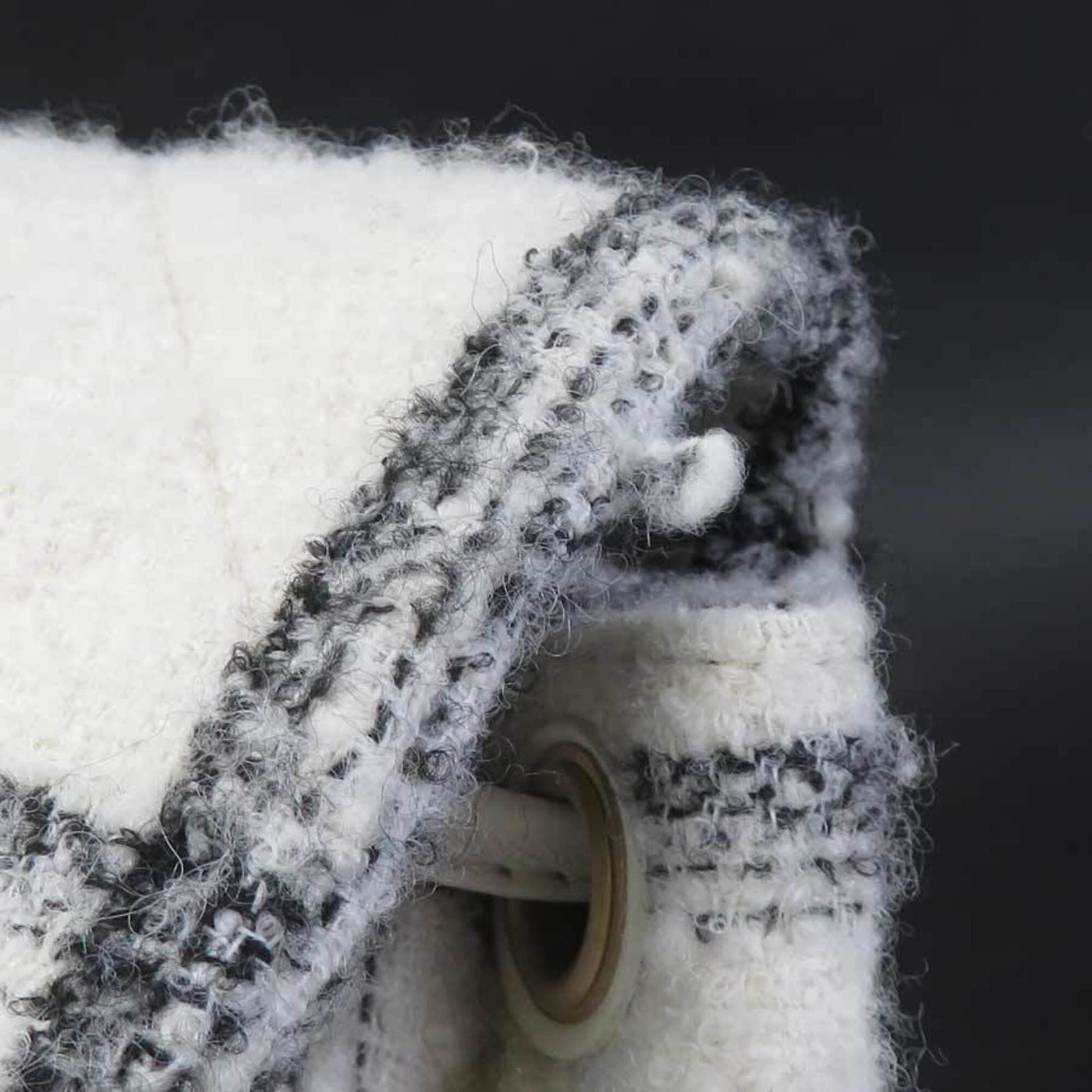 Tweed Backpack Chanel - 7