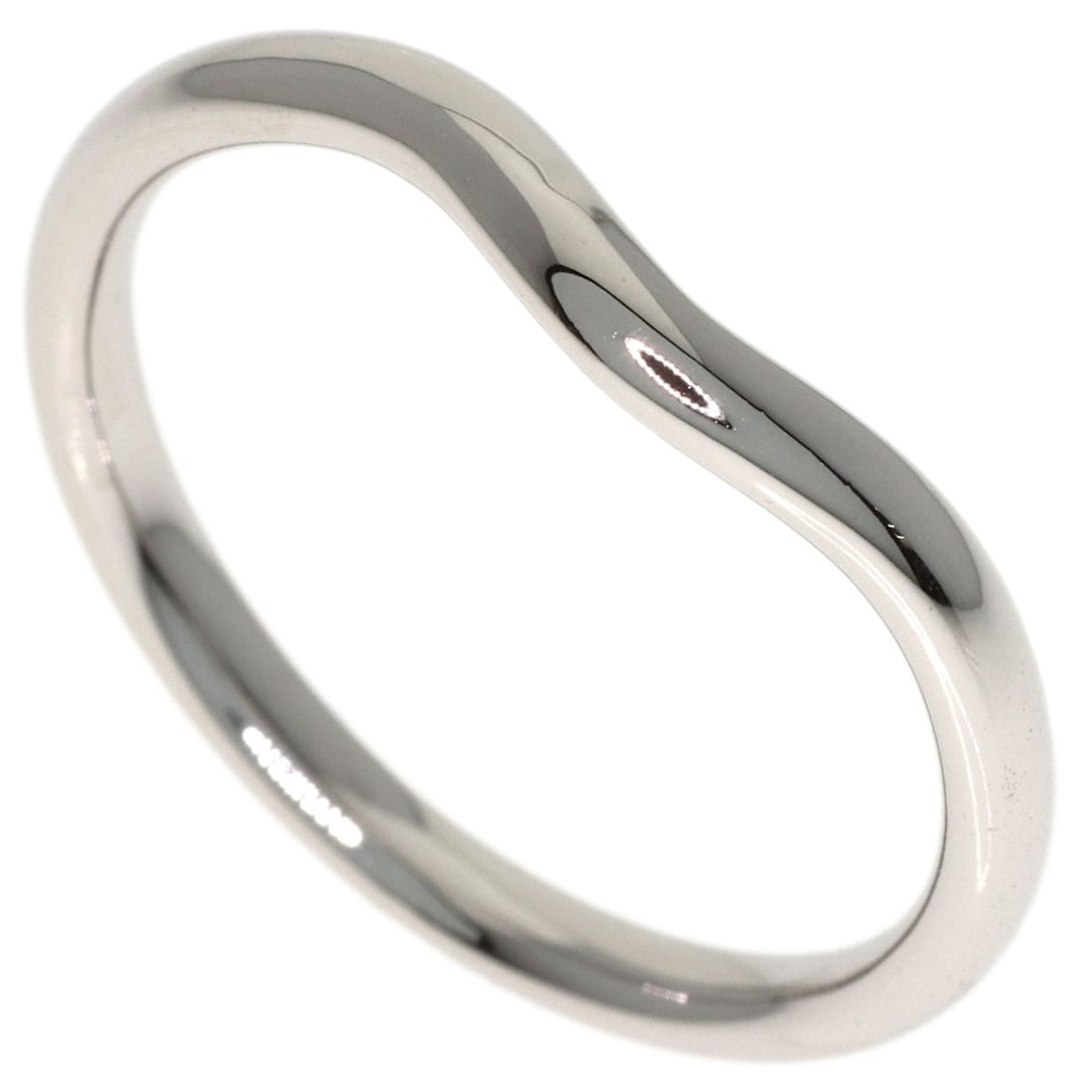 Tiffany Co Platinum Ring Band Curved: Tiffany Co Platinum Ring Band Curved Platinum band with a curved design, made from PT950 silver-plated metal, and bearing a signature from Tiffany & Co. This ring features a 6.5 US size and a silver