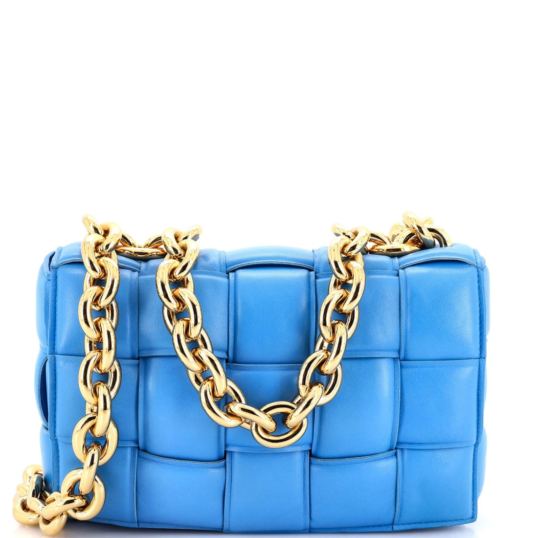 Maxi Intrecciato Leather Crossbody Bag Cassette Chain Bottega Veneta: Maxi Intrecciato Leather Crossbody Bag Cassette Chain Bottega Veneta Bottega Veneta's Cassette Chain Crossbody Bag boasts a striking blue maxi intrecciato leather exterior, with a gold hardware