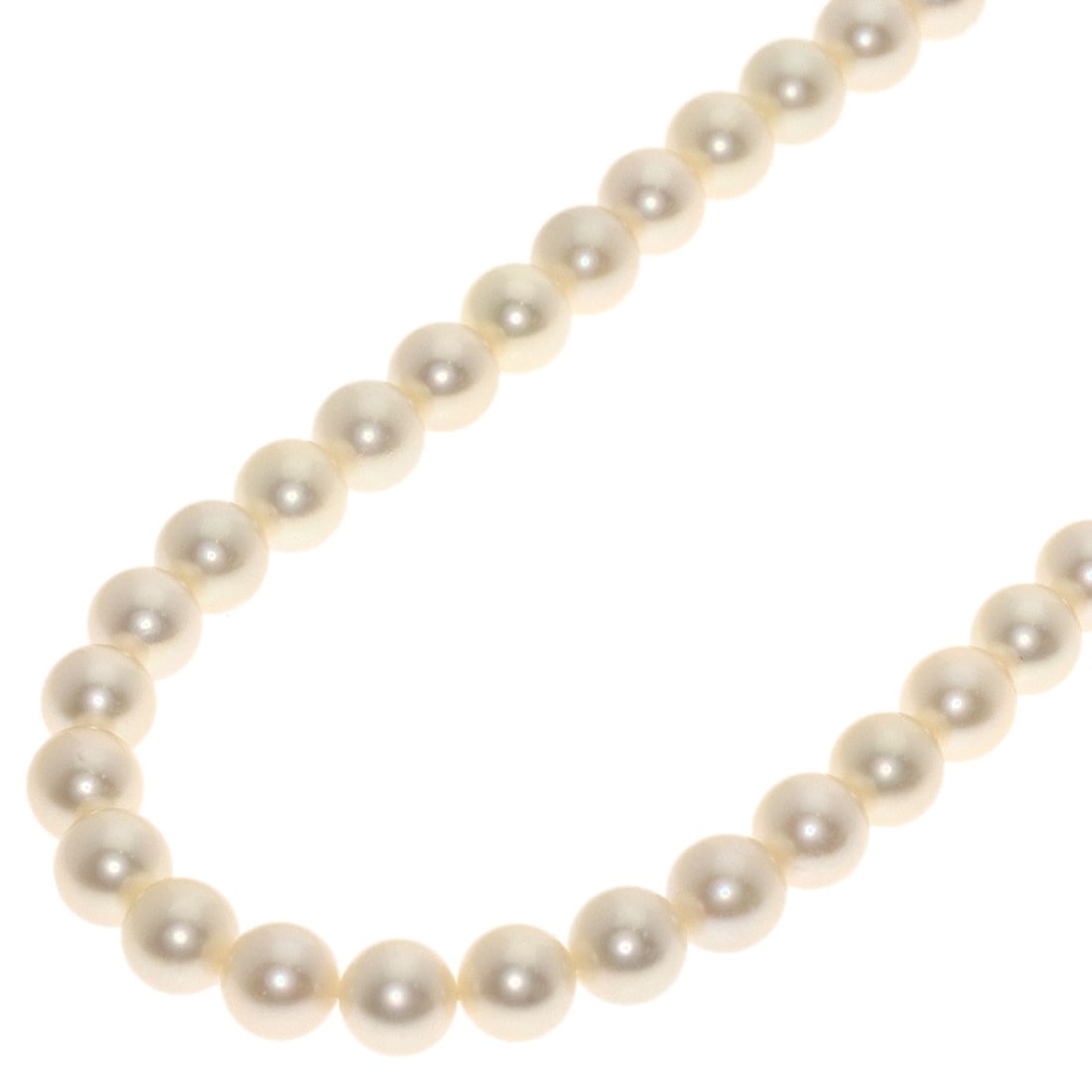 Mikimoto Pearl Necklace of Silver: Mikimoto Pearl Necklace of Silver This Mikimoto Pearl Necklace of Silver features a sleek and modern design, showcasing a high-quality silver finish. The 17.7-inch long necklace boasts a classic