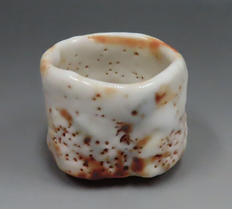 Shotaro Hayashi E Shino Sake Guinomi Japanese Pottery Toki City Box: Shotaro Hayashi E Shino Sake Guinomi Japanese Pottery Toki City Box Item Specifics: Artist: Shotaro Hayashi Subject: Sake Cup (Guinomi) Material: Ceramic Style: Japanese Year Of Production: 1961 Produ