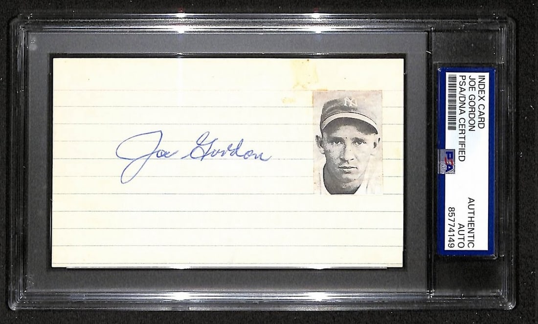 Joe Gordon HOF New York Yankees Signed/ Auto 3x5 Index Card PSA/ DNA 205768: Joe Gordon HOF New York Yankees Signed/ Auto 3x5 Index Card PSA/ DNA 205768 Joe Gordon, a Hall of Fame player for the New York Yankees, has signed a 3x5 index card. This PSA/DNA authenticated item bea