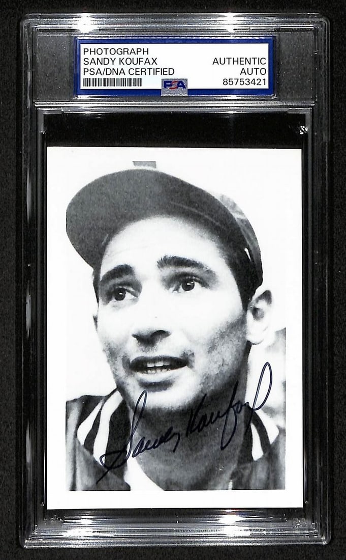 Sandy Koufax Signed/ Autographed 3.5x5 Photo Postcard HOF PSA/ DNA BA205981: Sandy Koufax Signed/ Autographed 3.5x5 Photo Postcard HOF PSA/ DNA BA205981 Sandy Koufax's iconic baseball photo postcard, measuring 3.5x5 inches, bears his signature, a notable feature of this unique