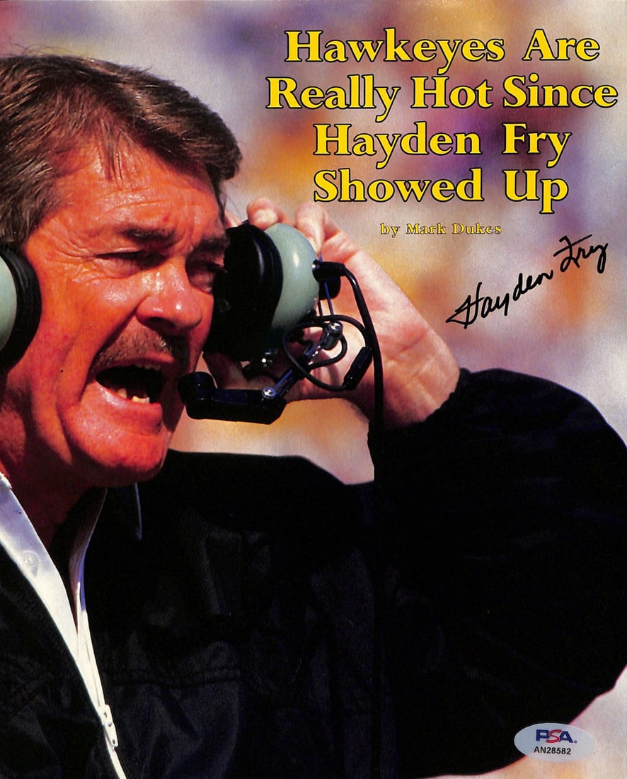 Hayden Fry Signed Magazine Photo University Iowa 8x10 PSA DNA 185270: Hayden Fry Signed Magazine Photo University Iowa 8x10 PSA DNA 185270 Hayden Fry, the legendary coach of the University of Iowa Hawkeyes, has signed a 8x10 photo of the team. This PSA DNA authenticated