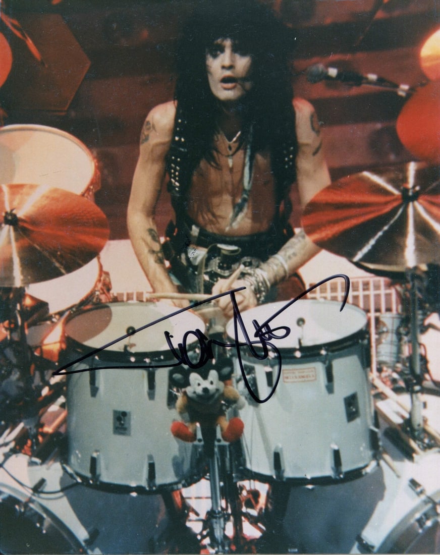 Lee Tommy Autographed Photo 8x10 (1 of 1)