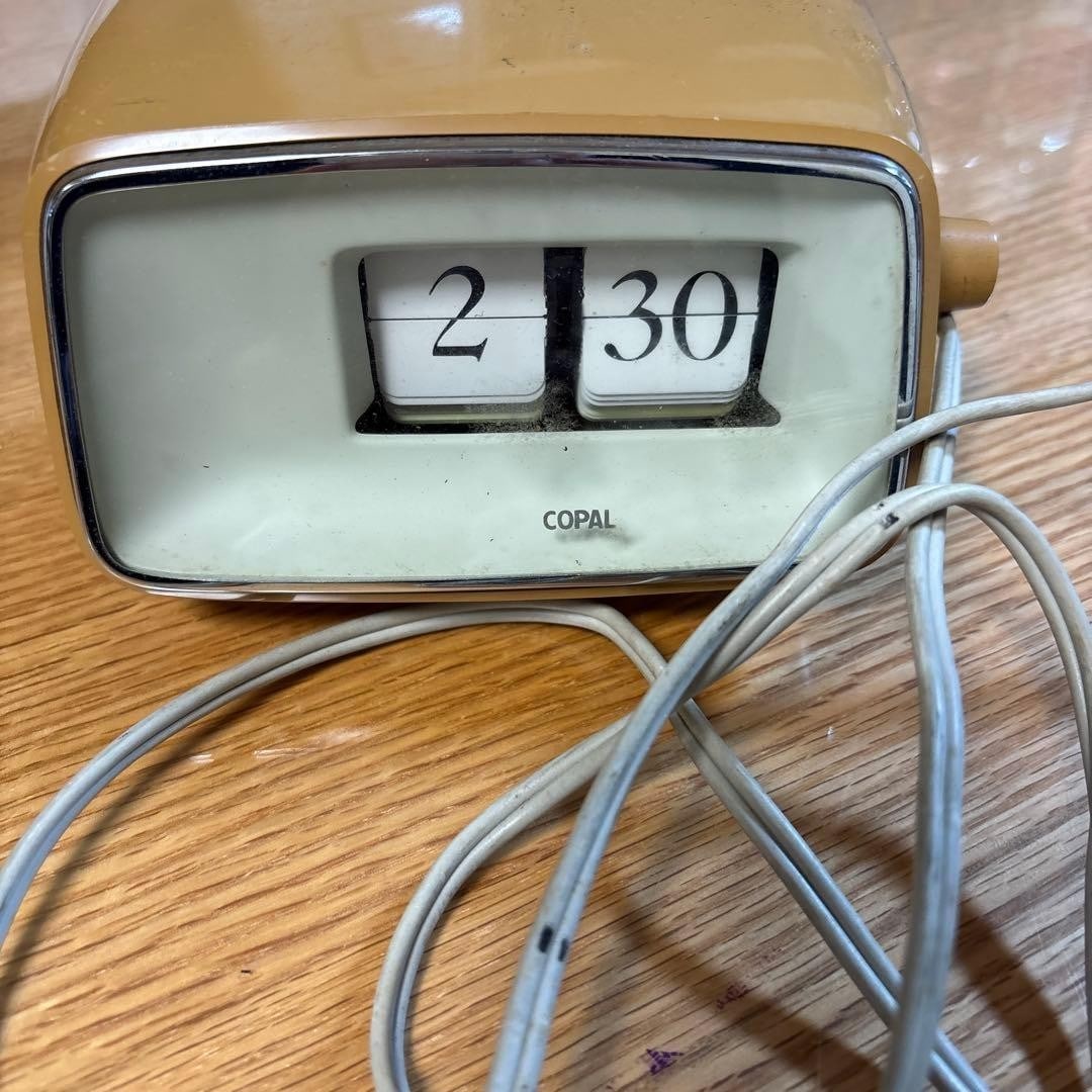 Beige Flip Clock Desk Retro Analog Japan Vintage: Beige Flip Clock Desk Retro Analog Japan Vintage Item Specifics: Brand: COPAL Product Disclaimer: Measurements approximate; colors may vary due to lighting. While we strive to offer free shipping on m