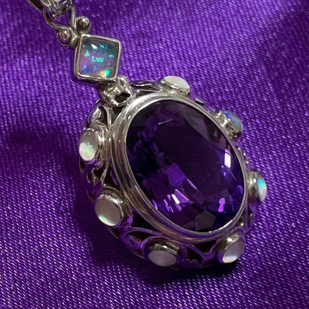 Shankari Amethyst Opal White Pouch Collectible Pendant (1 of 9)