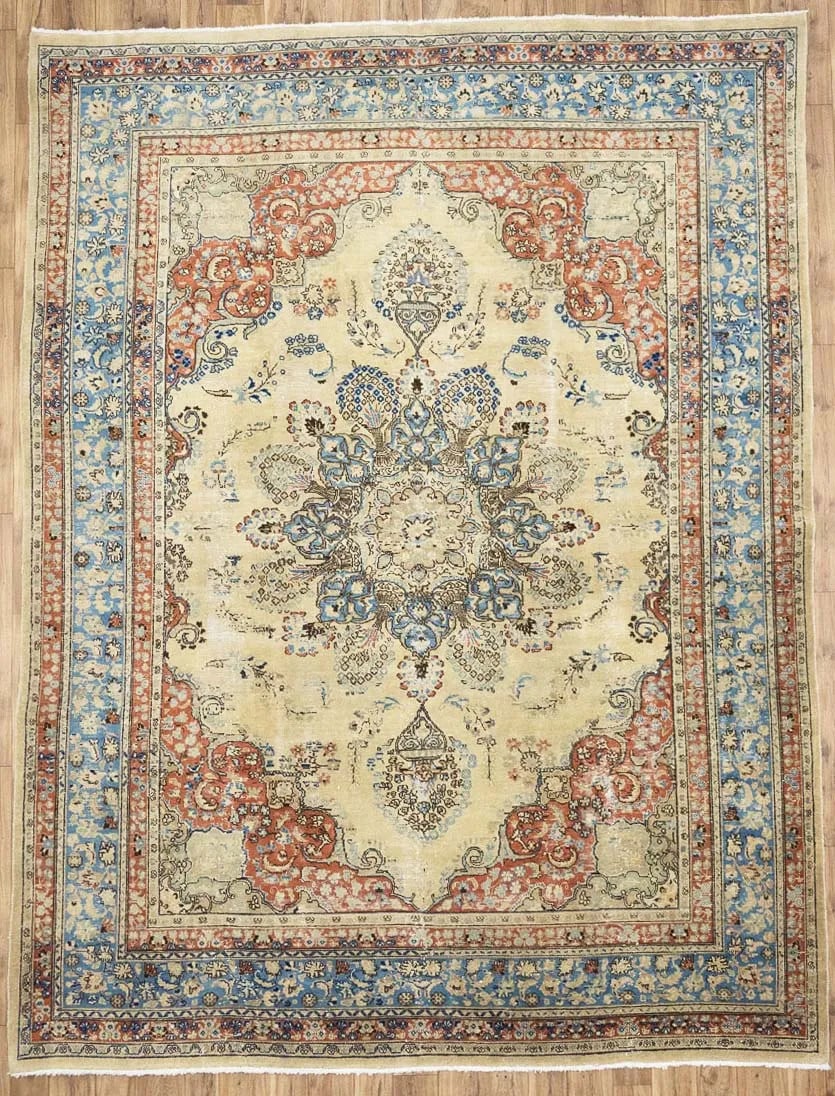 Semi-Antique Distressed Floral Oriental Rug 10X13 Ft Handmade Muted Carpet Hand-Knotted: Semi-Antique Distressed Floral Oriental Rug 10X13 Ft Handmade Muted Carpet Hand-Knotted Hand-knotted in wool, this 50-60 year old semi-antique distressed floral oriental rug boasts a traditional desig