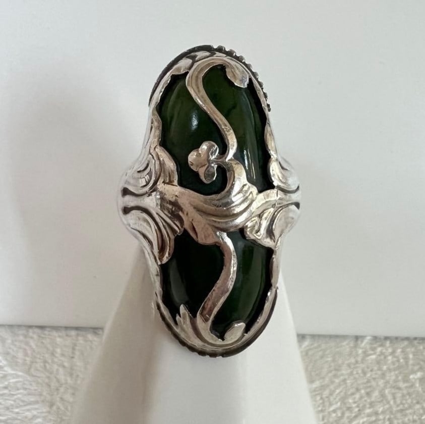 Georg Jensen No.18 Nephrite Ring US6.5-7.5 Sterling Silver in Rare: Georg Jensen No.18 Nephrite Ring US6.5-7.5 Sterling Silver in Rare Item Specifics: Color: Silver Main Stone Color: Green Material: Metal Metal: Sterling Silver Secondary Stone: No Stone Main Stone: Ne