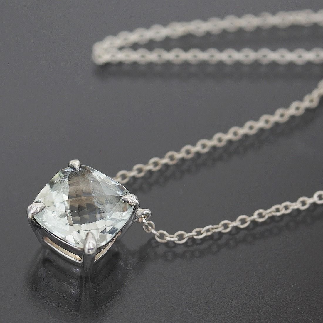 Quartz Sterling Silver Pendant Necklace Green Amethyst Sparkler: Quartz Sterling Silver Pendant Necklace Green Amethyst Sparkler Item Specifics: Pendant Shape: Square Closure: Spring Ring Occasion: Anniversary Birthday Christening Christmas Confirmation/Communion E