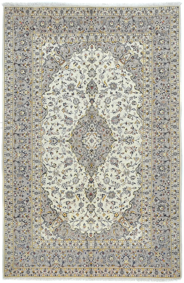 Vintage Cream Oriental Wool Rug 6'4X9'6 Ft Traditional Floral Dining Room Carpet Hand-Knotted: Vintage Cream Oriental Wool Rug 6'4X9'6 Ft Traditional Floral Dining Room Carpet Hand-Knotted Hand-knotted in traditional floral design, this vintage cream Oriental wool rug boasts a classic, timeless