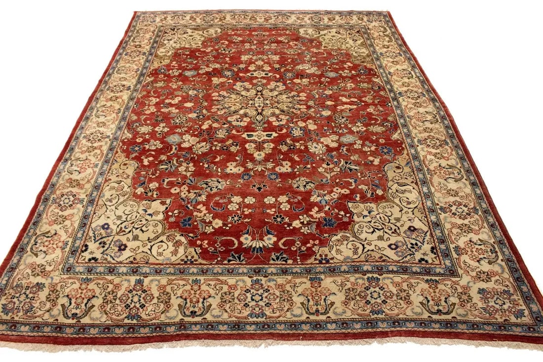 Handmade Vintage Floral 10X13'6 Classic Vintage Oriental Rug Wool Carpet Hand-Knotted: Handmade Vintage Floral 10X13'6 Classic Vintage Oriental Rug Wool Carpet Hand-Knotted Hand-knotted in traditional style, this 10'0 x 13'6' floral vintage oriental rug boasts a classic design with mute