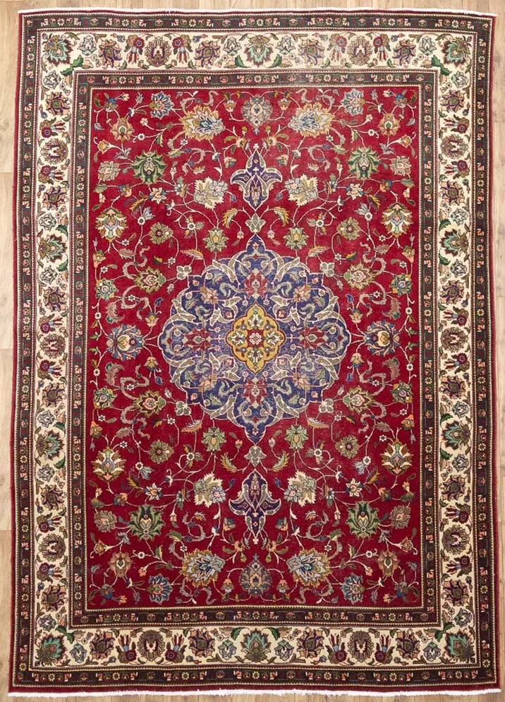 Semi-Antique Floral Oriental Rug Hand-Knotted Living Room Area Carpet 8X11 Ft Hand-Knotted: Semi-Antique Floral Oriental Rug Hand-Knotted Living Room Area Carpet 8X11 Ft Hand-Knotted Hand-knotted in traditional style, this 8x11 ft floral oriental rug boasts a vibrant color palette and intric