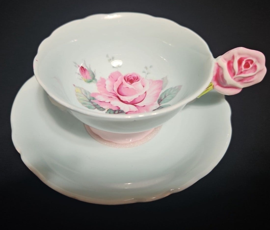 Collectible Cup Rose Handle Saucer Paragon Rare Blue Pink 1934 Antique: Collectible Cup Rose Handle Saucer Paragon Rare Blue Pink 1934 Antique Item Specifics: Origin: NA Number Of Items In Set: NA Shape: NA Signed By: NA Occasion: NA Keeps Cold For: NA Vintage: NA Keeps H