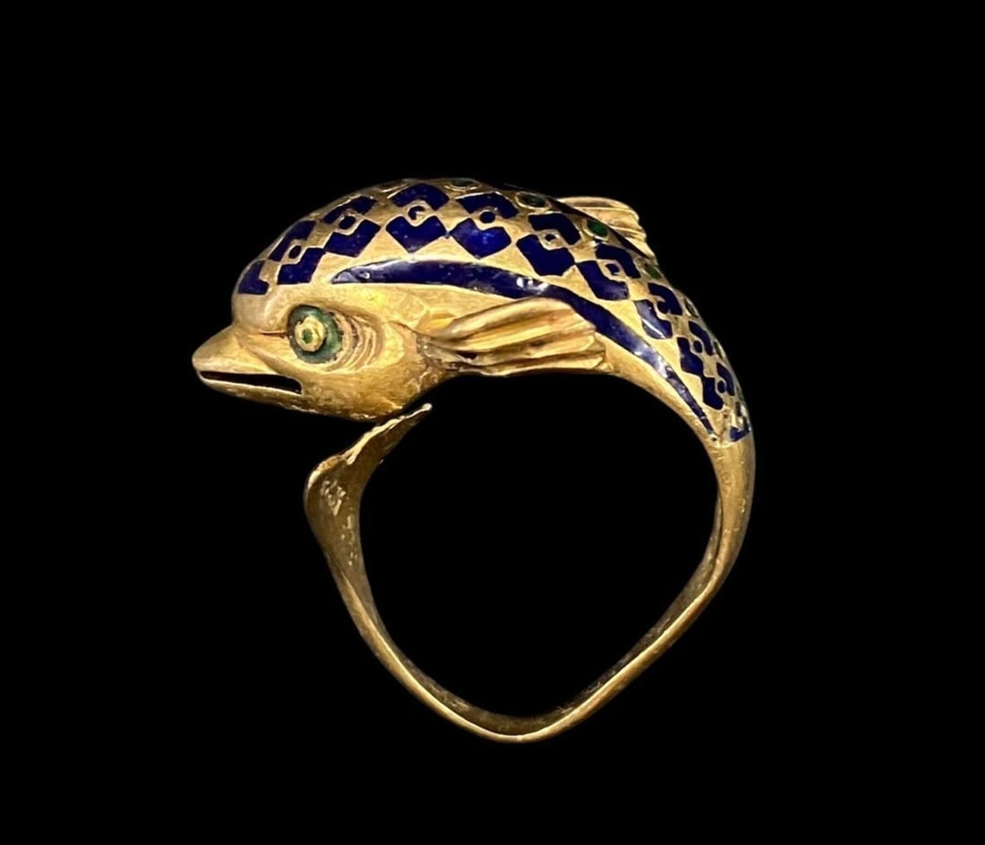 Vintage 18k Yellow Gold Blue Enamel Dolphin Fish Motif Band Ring US7.25 EU55: Vintage 18k Yellow Gold Blue Enamel Dolphin Fish Motif Band Ring US7.25 EU55 Item Specifics: Shape: dolphin Occasion: Anniversary Birthday Christening Christmas Engagement Graduation Mother's Day Vale